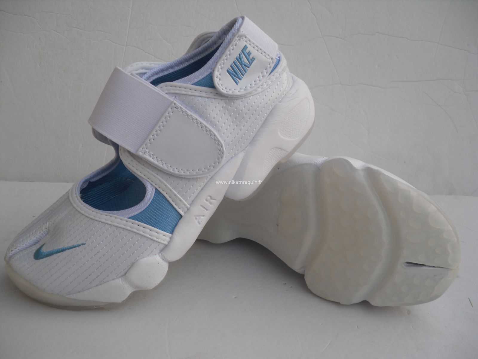 Nouveau Modele De Confortables Chaussures Nike Shox Rift Blanc Bleu